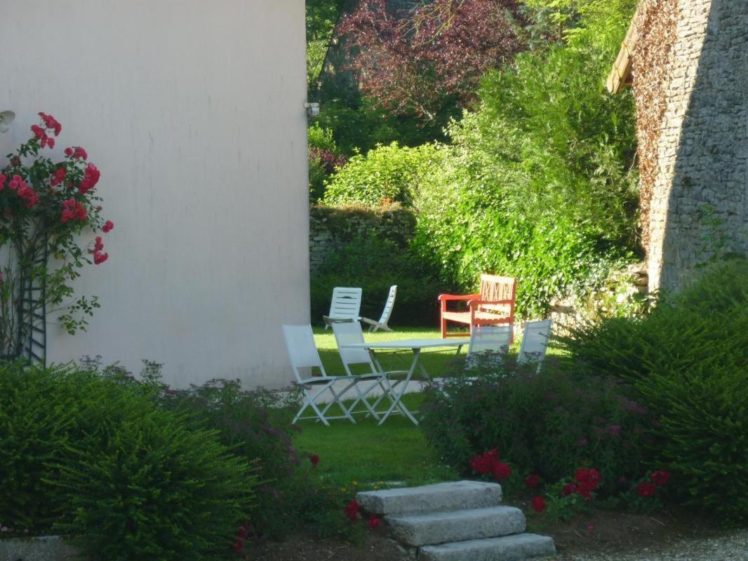 Bed and Breakfast Ferme Du Pigeonnier Montceau-et-Echarnant Esterno foto