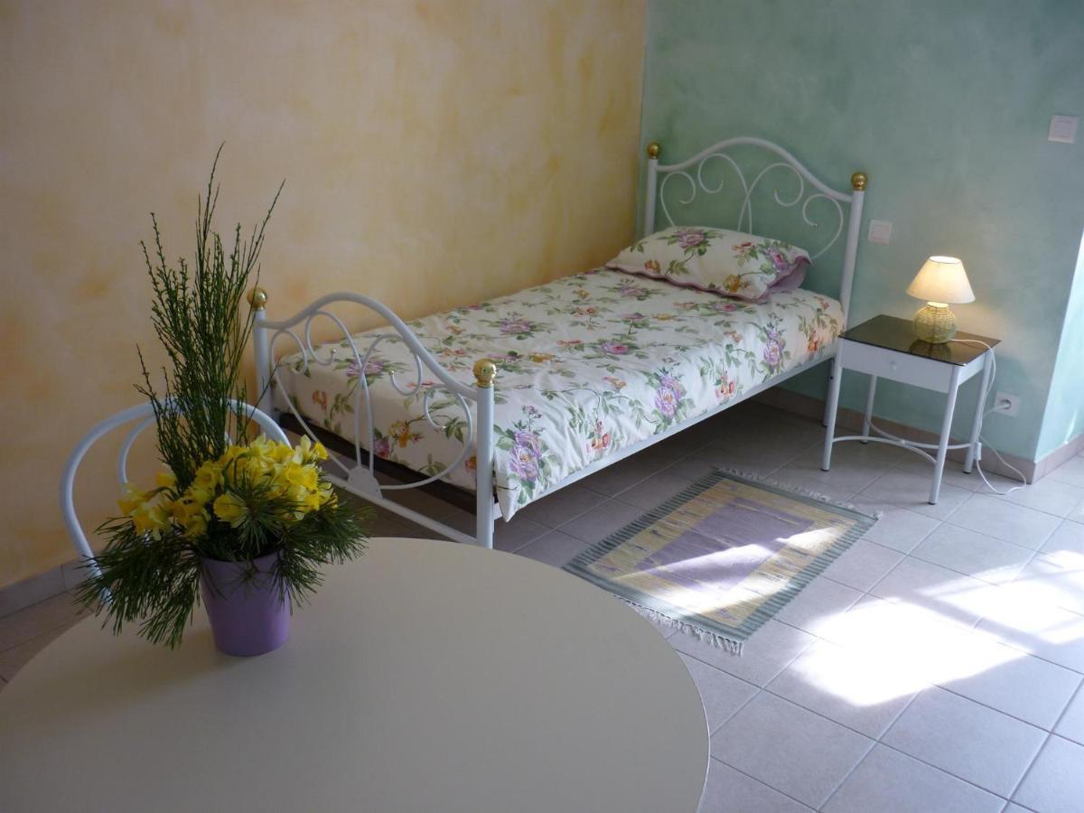 Bed and Breakfast Ferme Du Pigeonnier Montceau-et-Echarnant Esterno foto